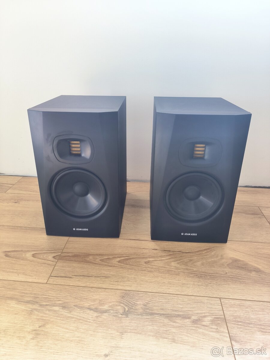 ADAM AUDIO T7V