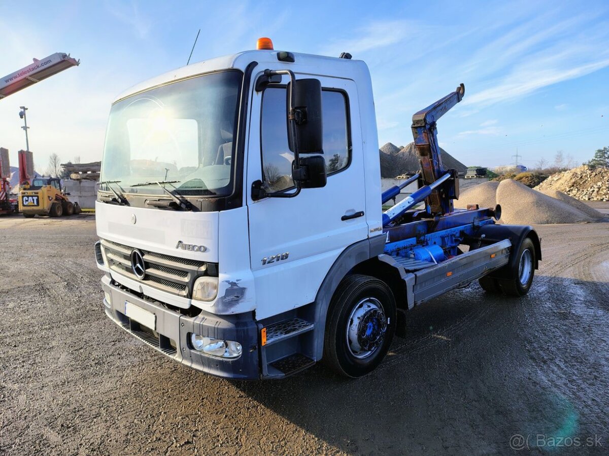 Mercedes-Benz Atego 1218 Hákový nosič kontajnerov