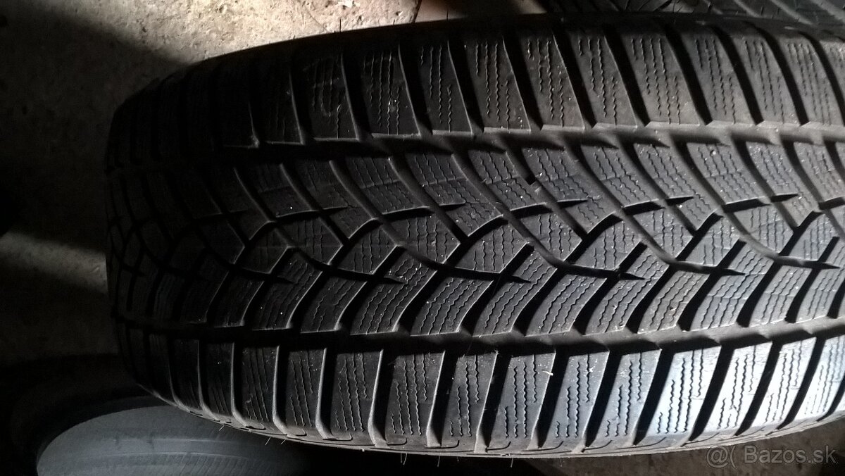 2 ks ZIMNÉ 225/50 R18 99H GOODYEAR  RFT cca 6-7 mm  rok 2019