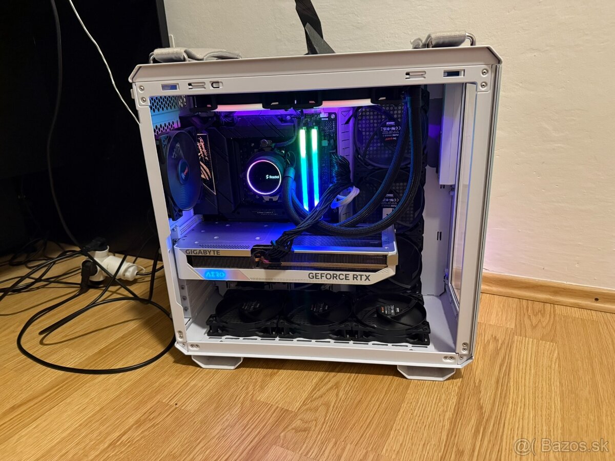 PC - Ryzen 9 7900X3D - RTX4070Ti  - 4TB Ssd - 64Gb Ram