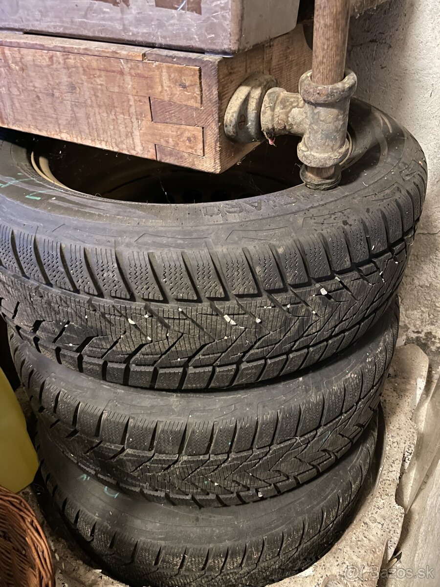 Predám zimne gumy 215/55r16