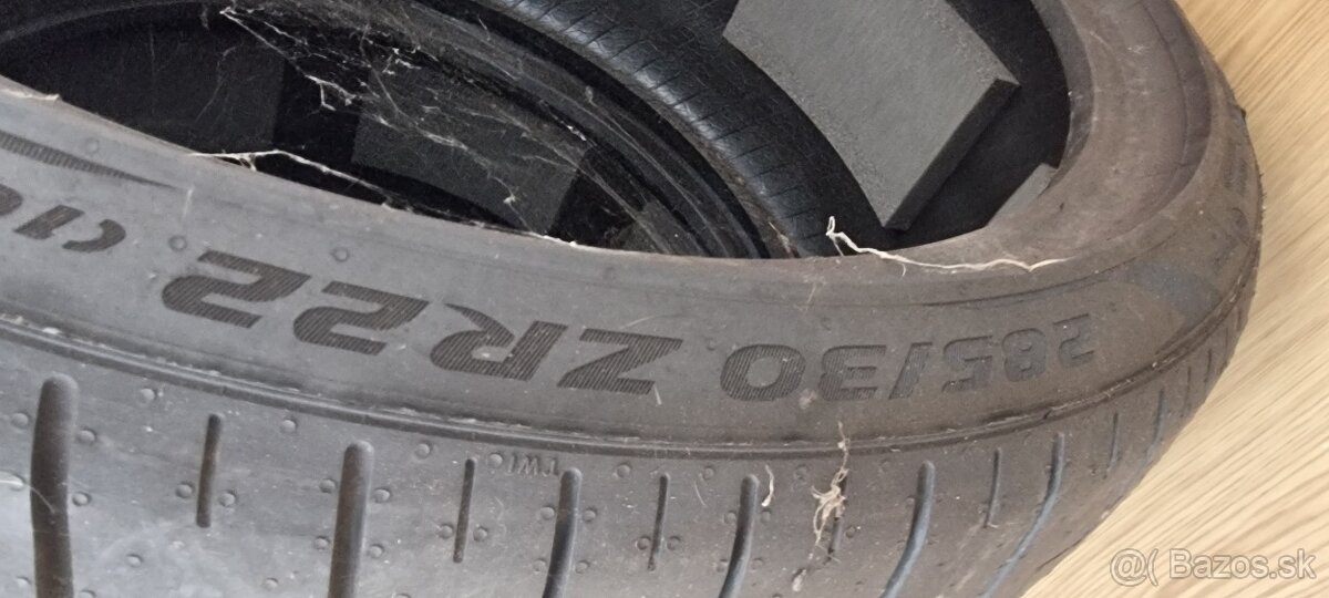 Predám letné pneu 285/30 R22