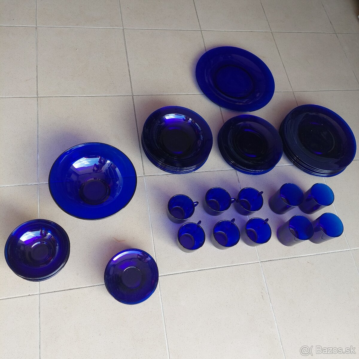 Obedova sada tanierov Cobalt glass