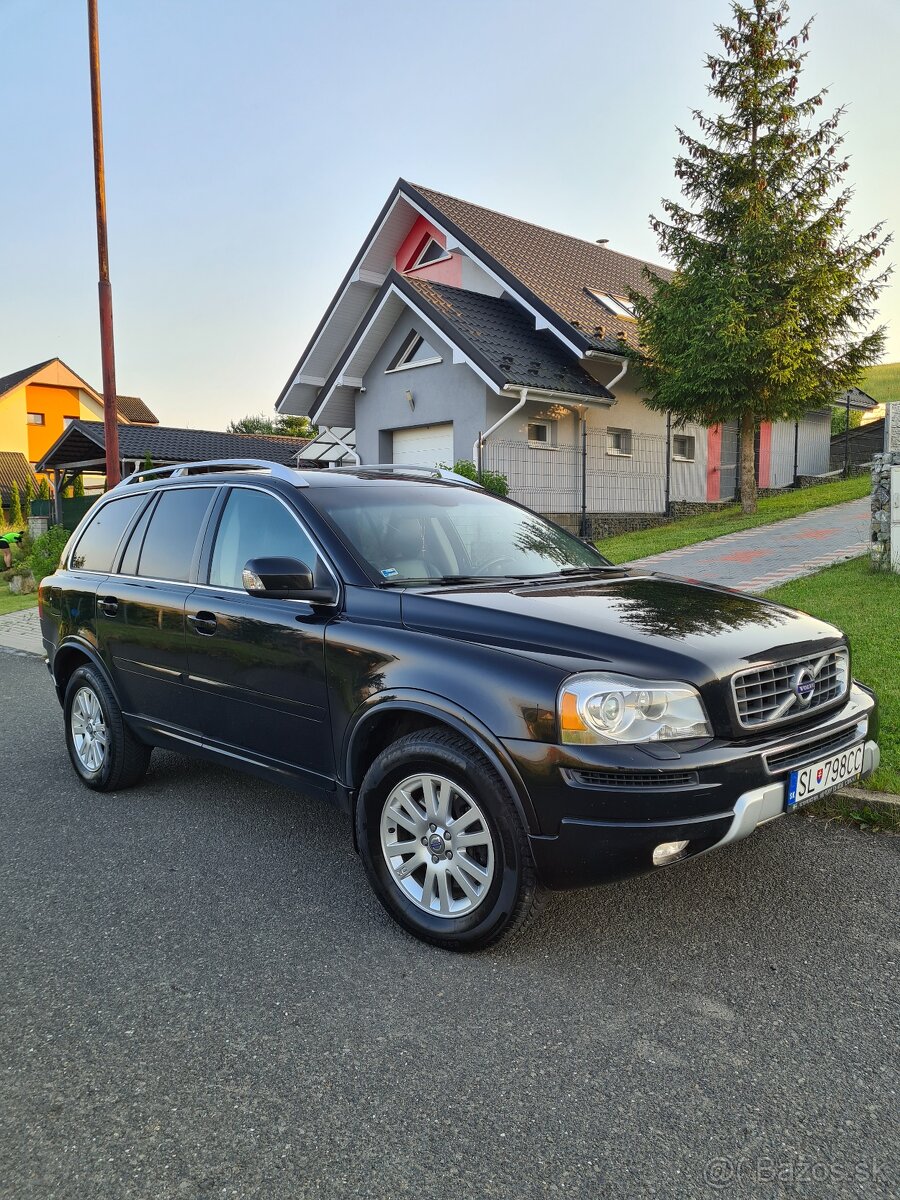 Volvo XC90 2.4 D5 7 miestne