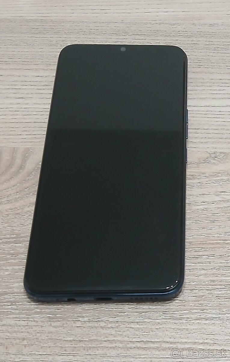 Dotykový telefón Tecno Spark 8