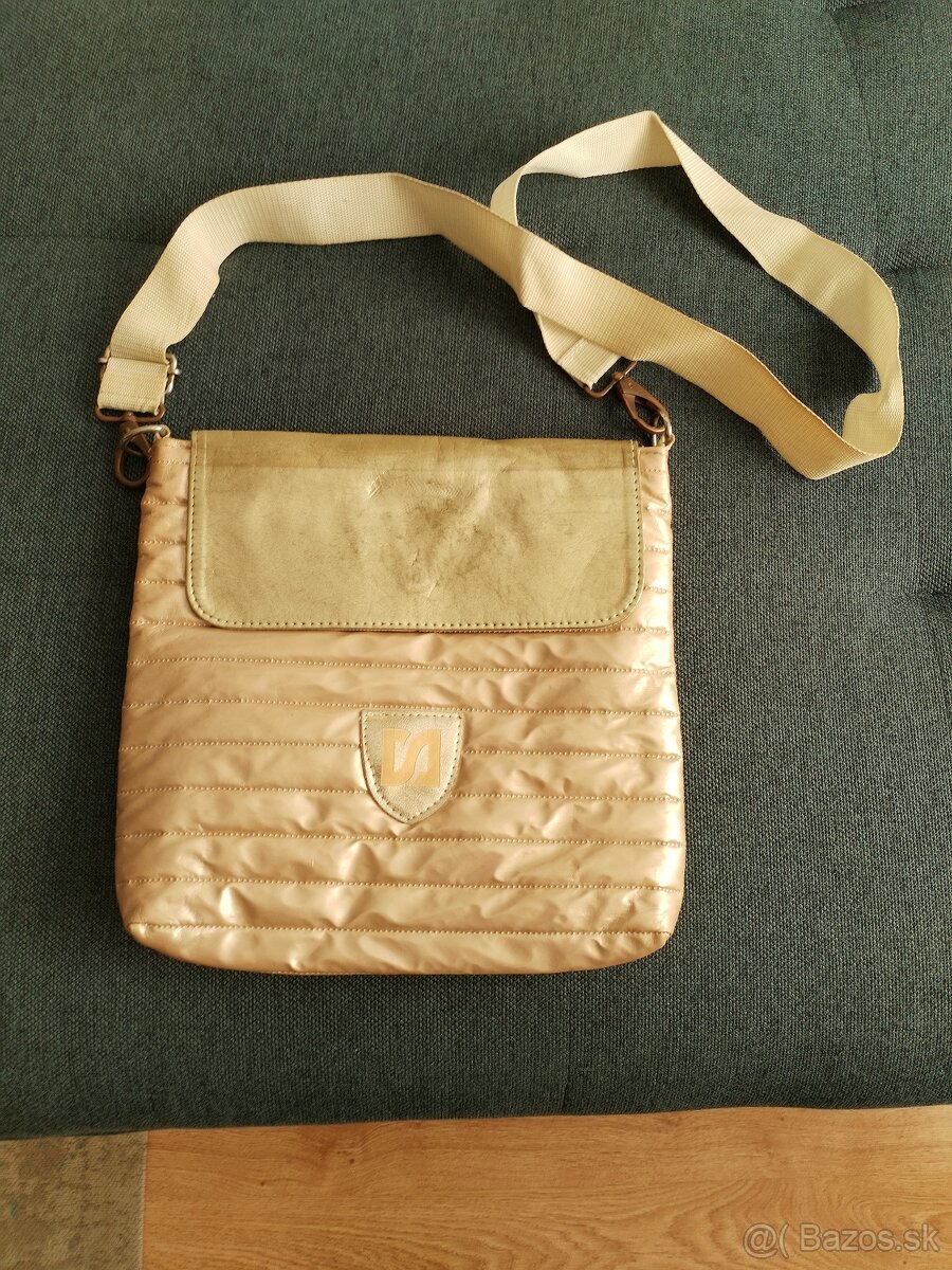 Prakticka cross-body kabelka