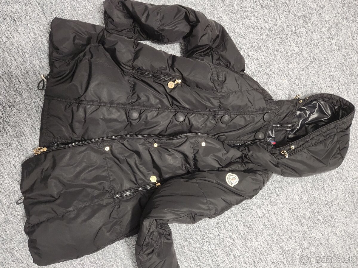 Predam bundu 8-10 rokov Moncler