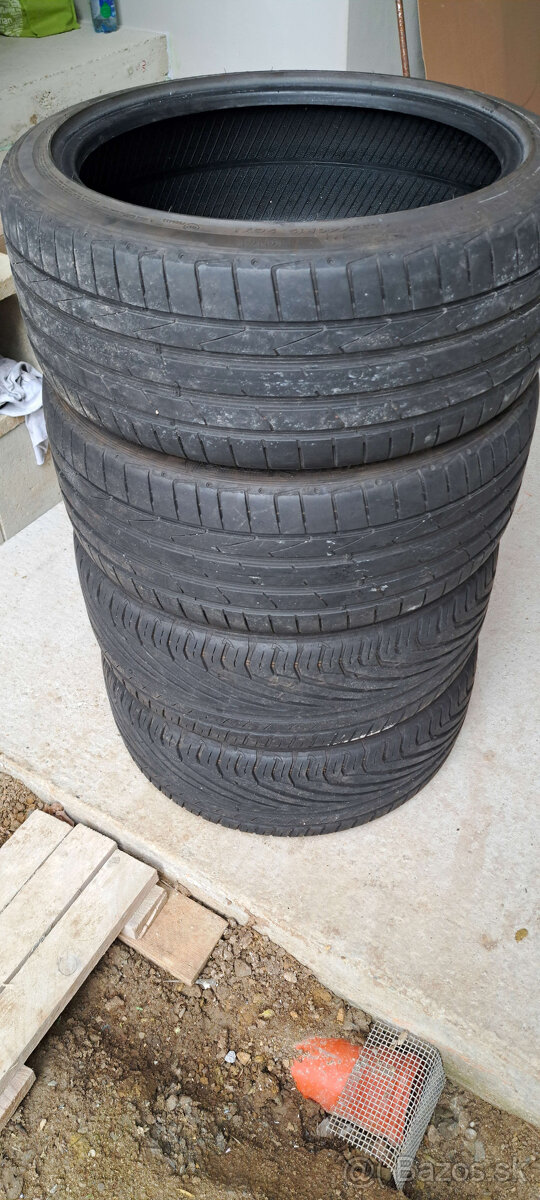 4x letne pneumatiky 235/40R19