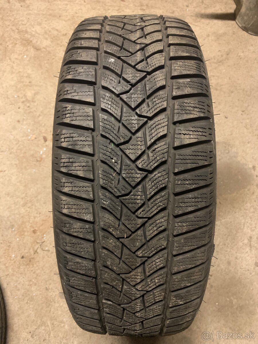 Predám zimné pneu 1 ks DUNLOP/ UNIROYAL 205/55 R16