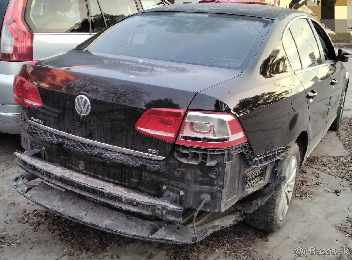 predám DVERE Volkswagen Passat B7 Trysky 03L130277B 1.6 TDI