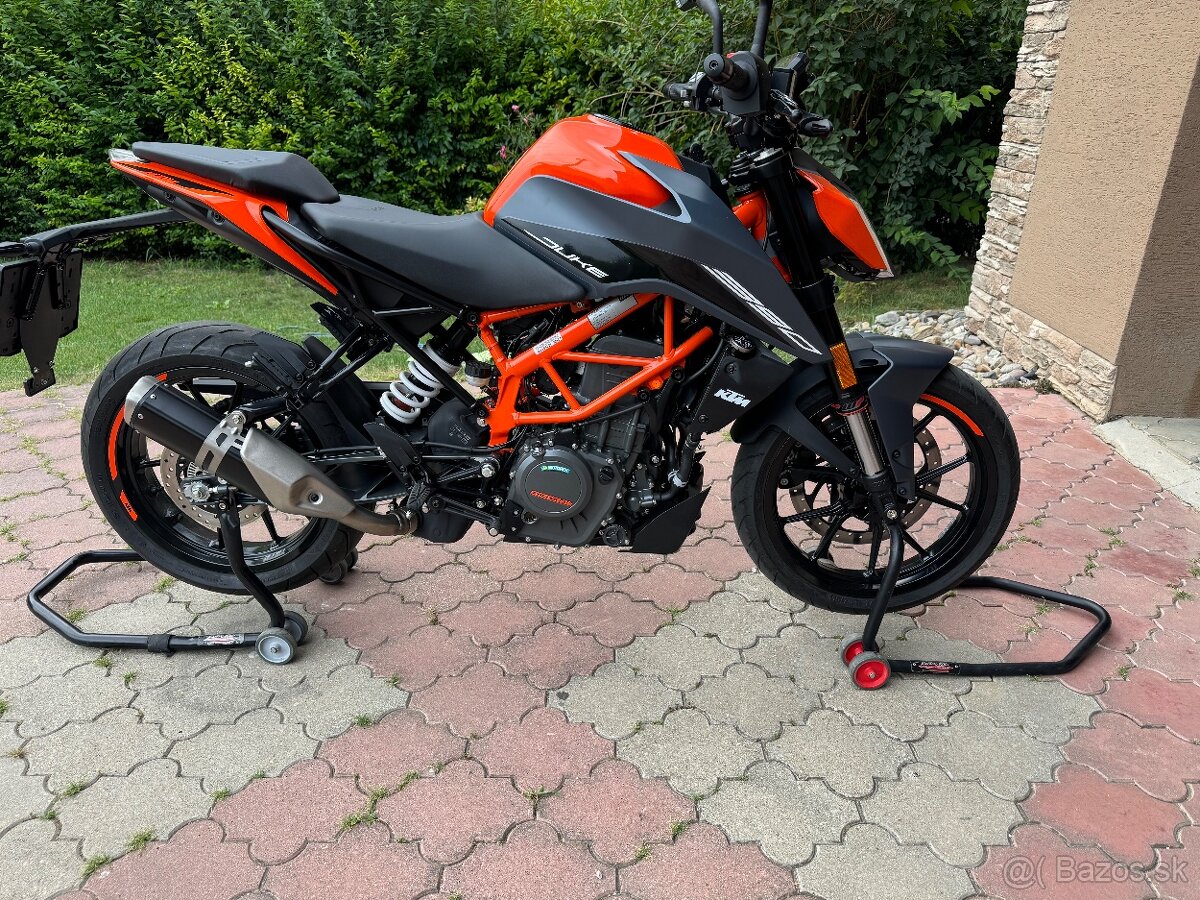 KTM DUKE 390  2024