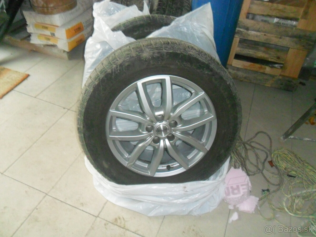 Predam zimnu sadu R18  5x114,3  235/65 R18 Murano.