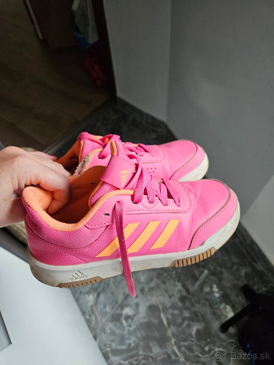 Tenisky Adidas 34