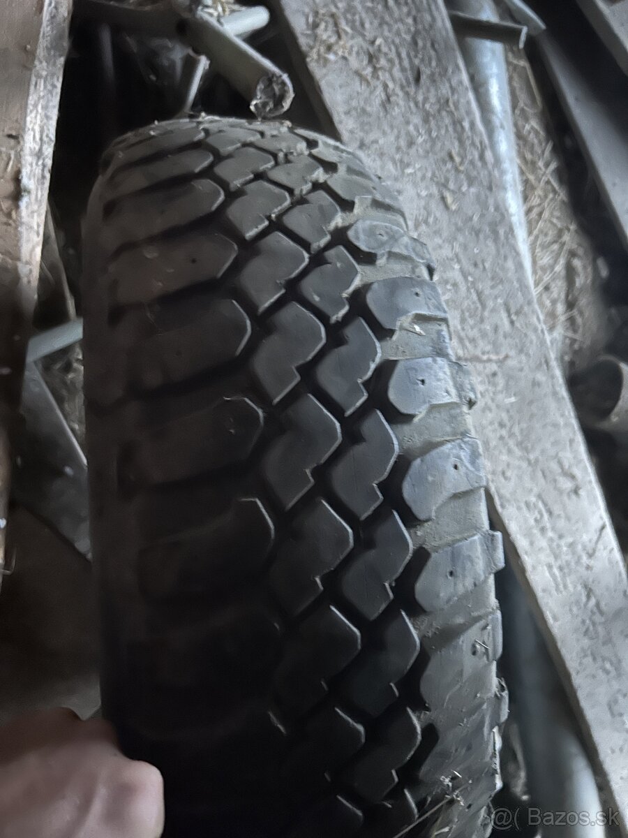 Pneu 235 x 75 r 15