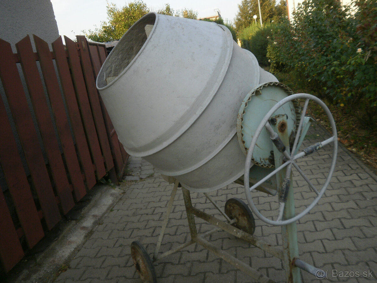 Miešacka stavebná na beton s prevodovkou