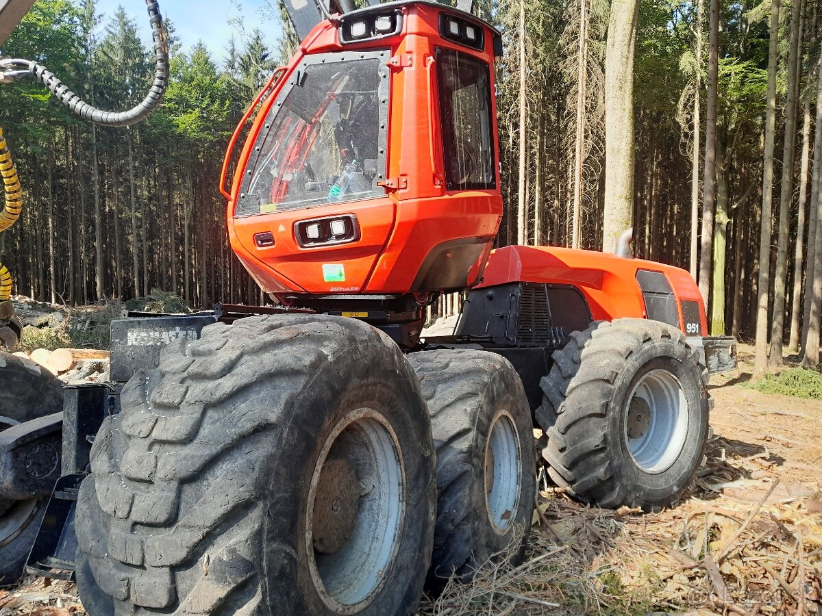 Harvestor Komatsu 951