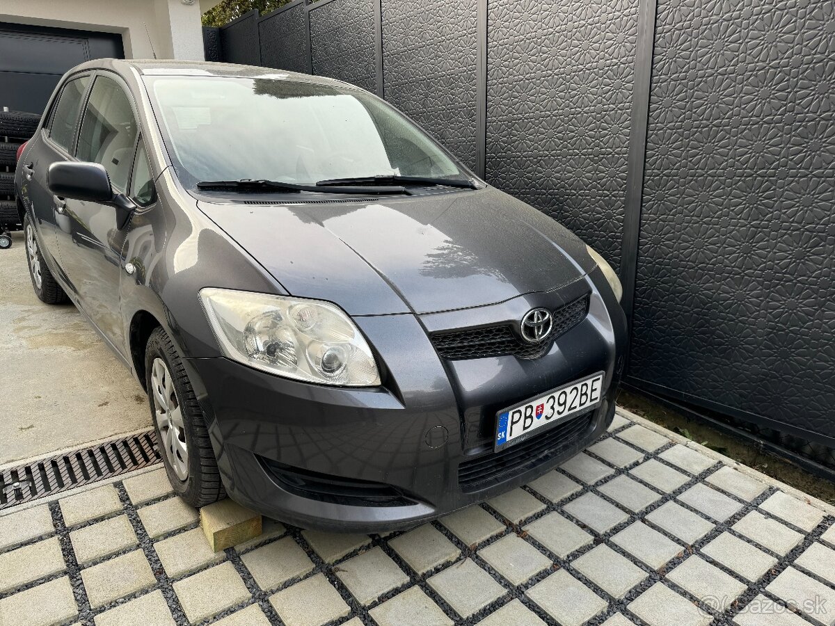 Toyota Auris 1,4 VVTi 5dverí