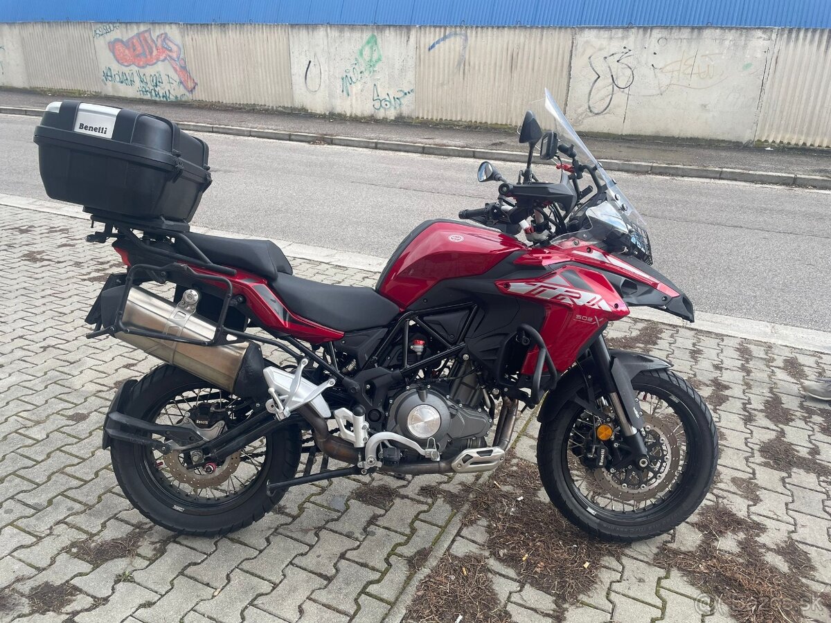 Benelli TRK 502X