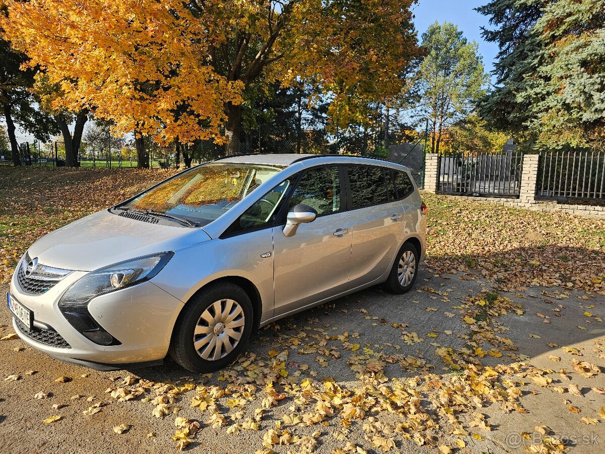 opel zafira predam