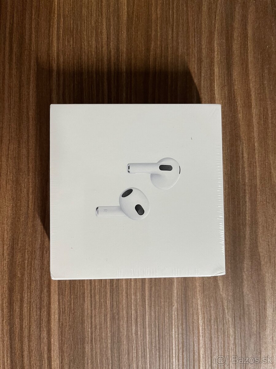 Apple AirPods 3 s nabíjacím puzdrom Magsafe