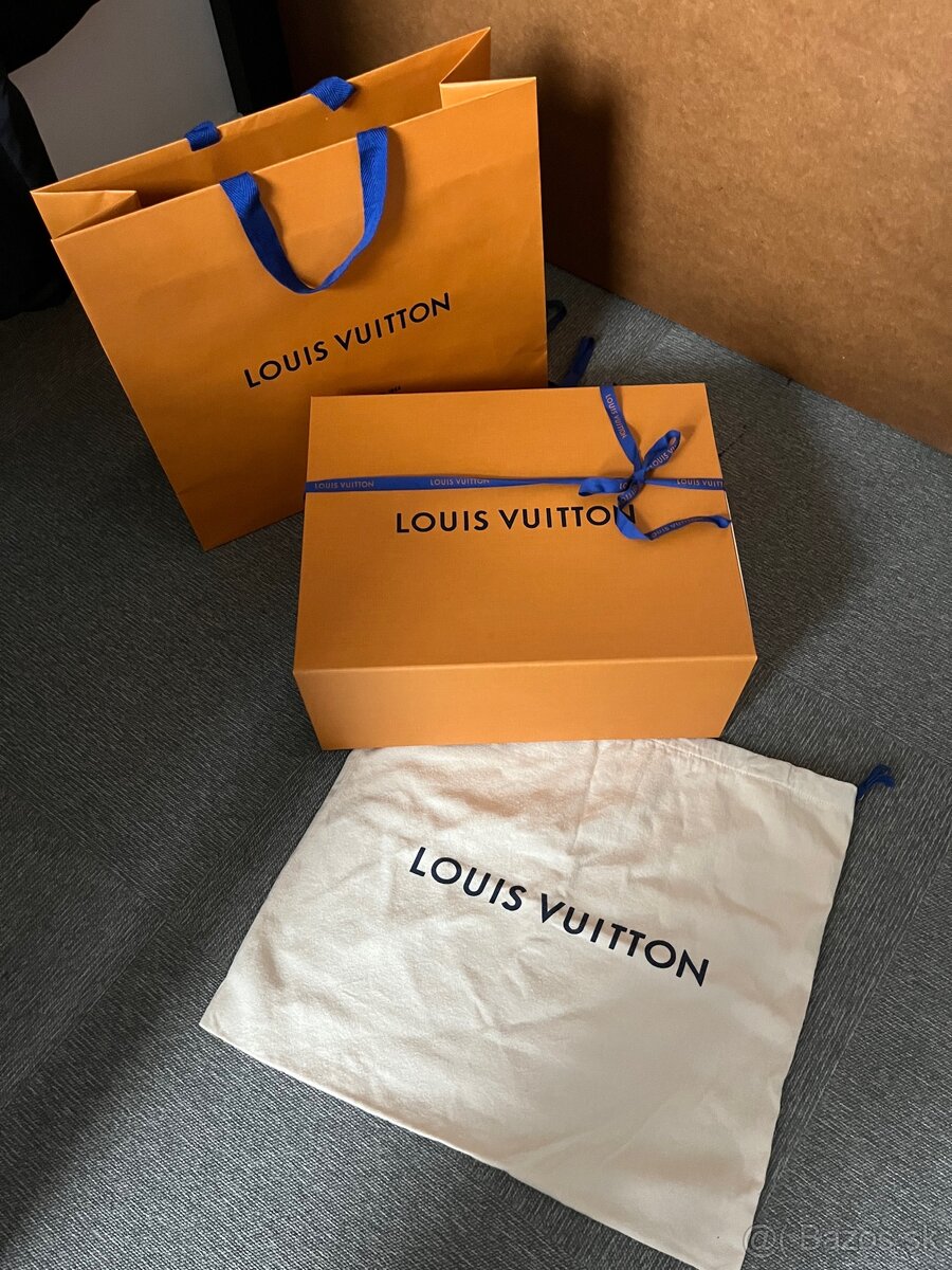 Louis Vuitton krabice a tašky