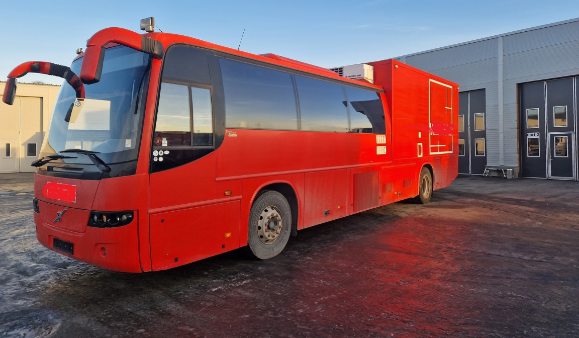 Autobus Volvo  pojazdná dielňa rv:2005 452 000km