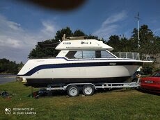 Obytná loď Carver 26 Flybridge