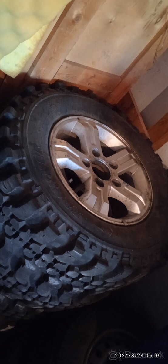 Kia sorento t3  245/70 R 16