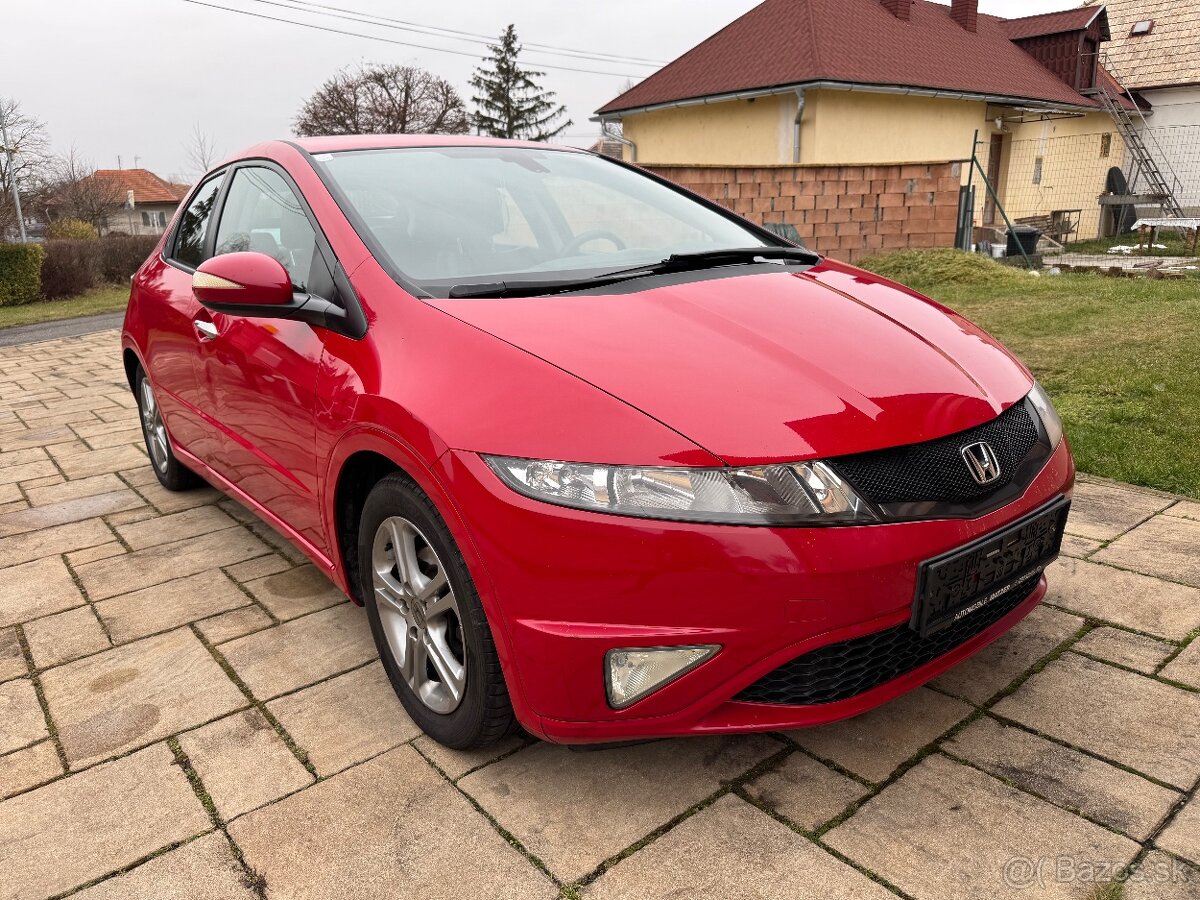 Honda Civic 1,4i - VTEC, benzin, rok 2011