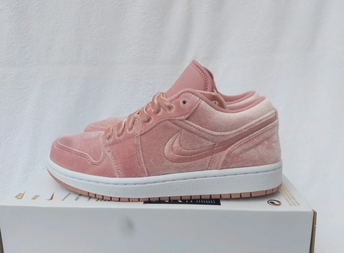 Air Jordan 1 Low SE "Pink Velvet" veľ. 39 - nové, nenosené