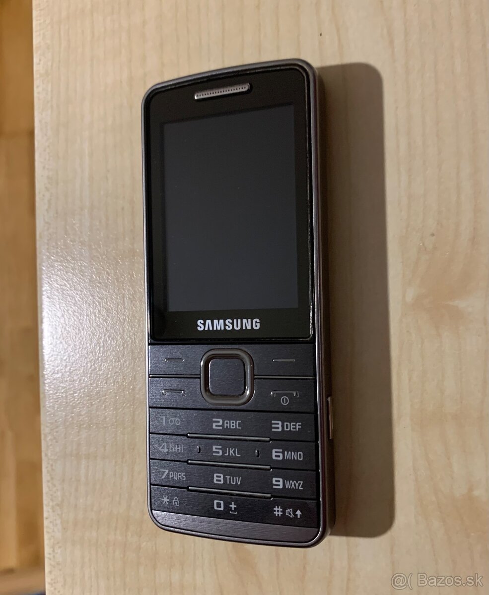 SAMSUNG S5610