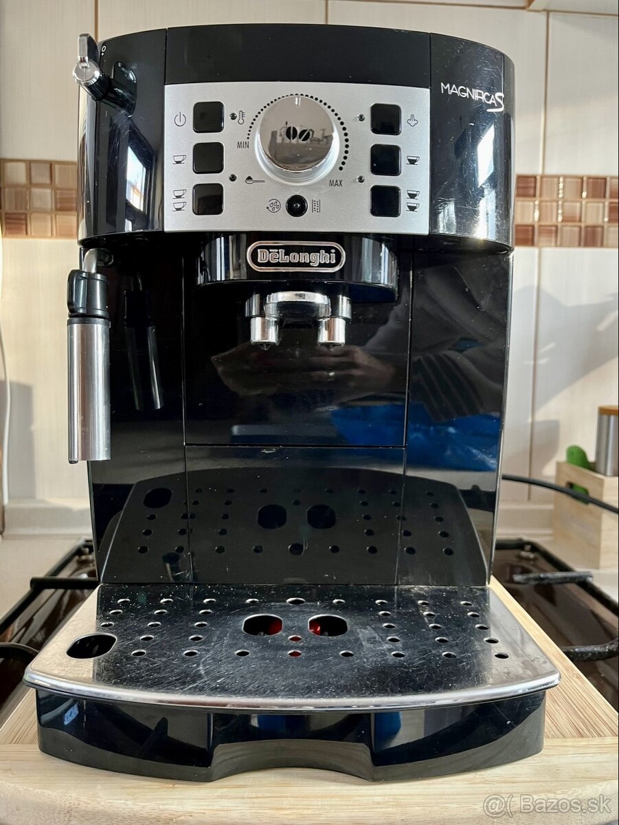 Automat Delonghi Magnifica S