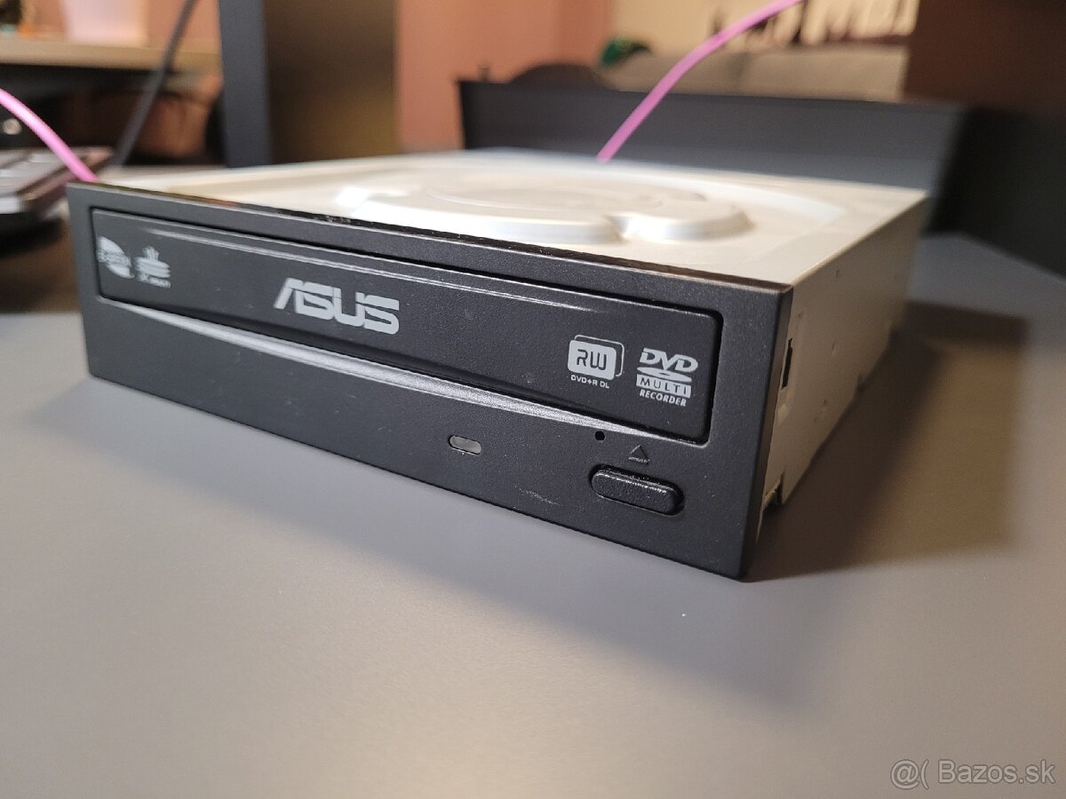 DVD napalovacka ASUS - SATA konektor