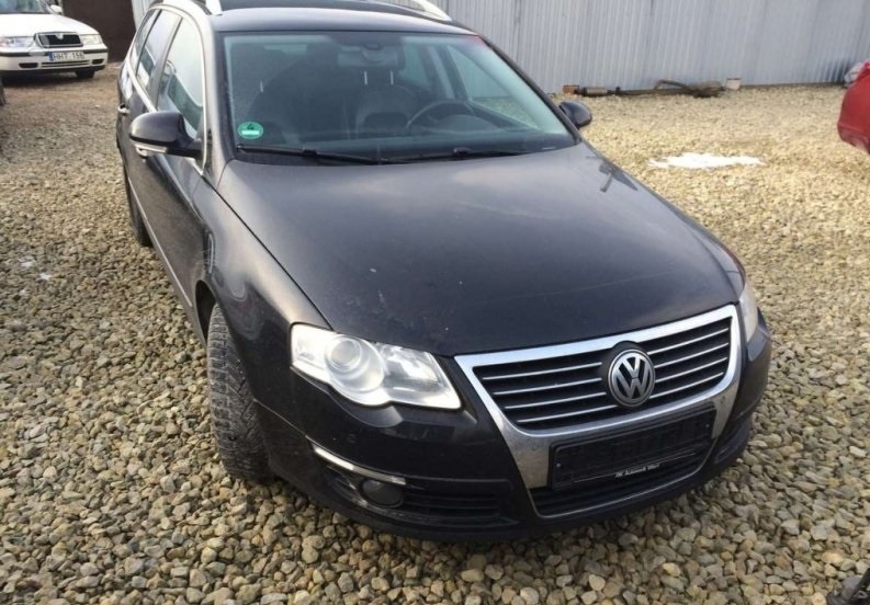 Rozpredam Volkswagen Passat B6 1,9tdi 77kw farba cierna