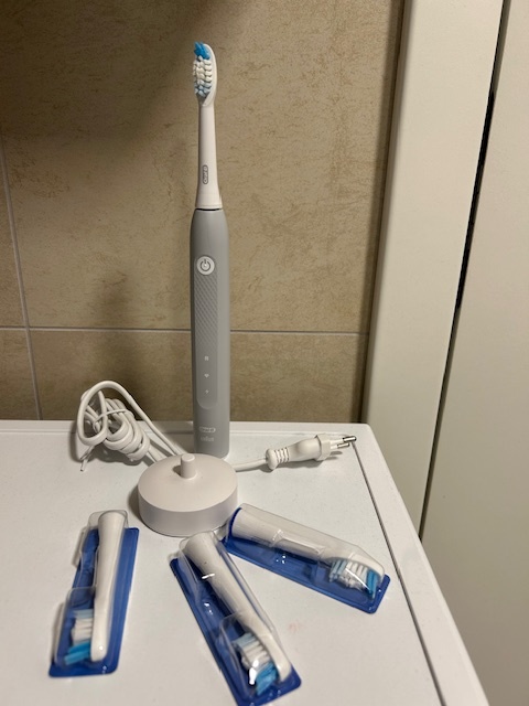 Oral-B Elektrická kefka Pulsonic Slim clean 2 000 Silver