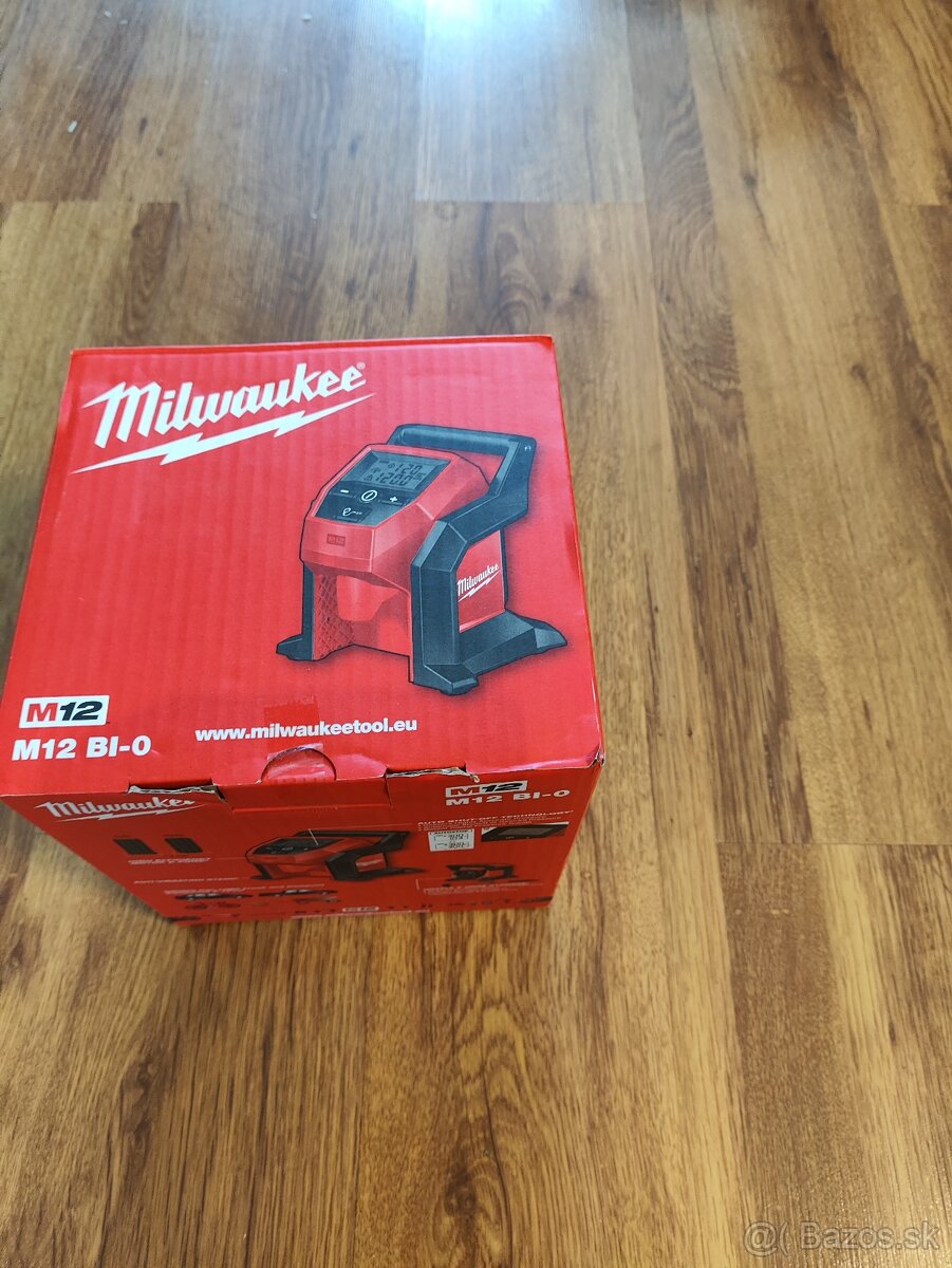 MILWAUKEE M12™ Aku kompaktný kompresor M12BI-0