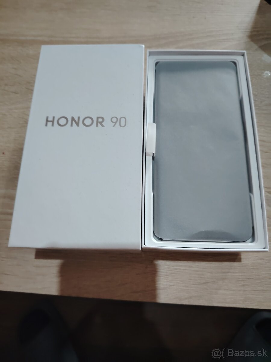 Honor 90