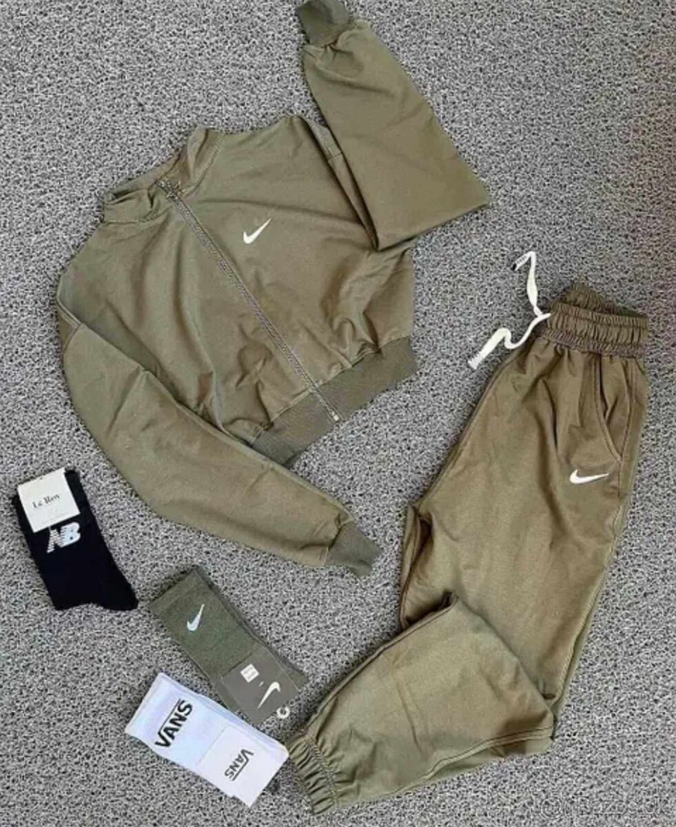 Súprava Khaki Nike