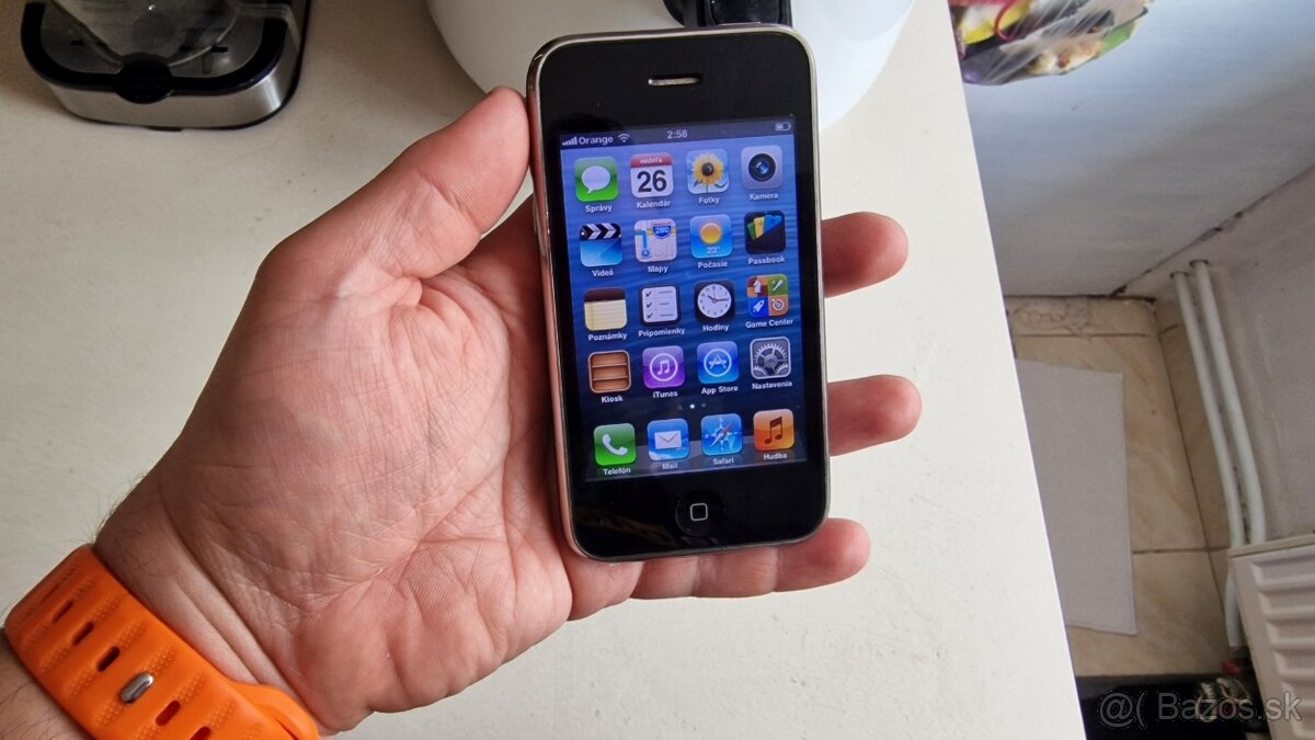 Apple iPhone 3GS 8GB - plne funkčné, aj do zbierky