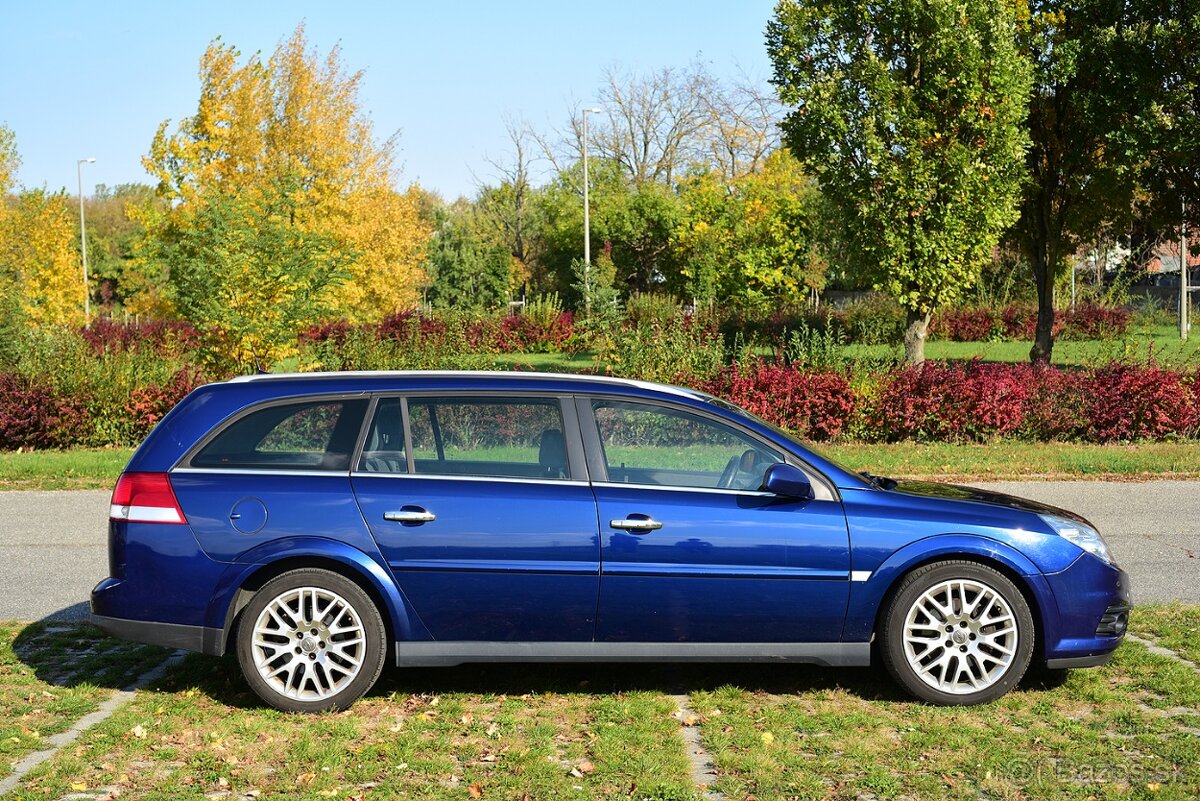 Opel Vectra C Facelift - Cosmo Caravan 2,8 V6 turbo 250k