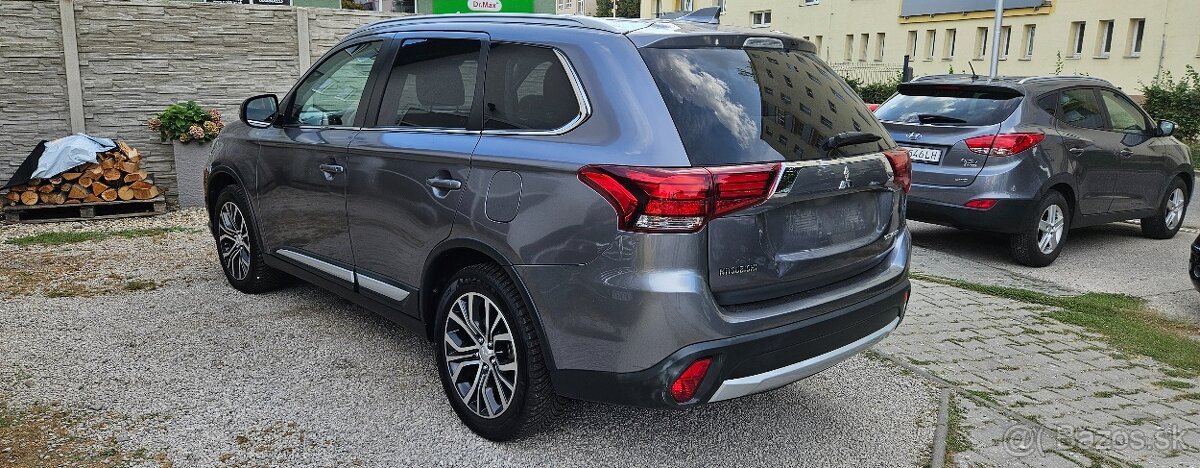 Mitsubishi Outlander 2.2 DI-D 4x4 / 7-miest / DPH