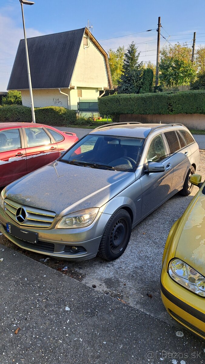 Predám mercedes c180 automat 2.2 88kw na diely porucha motor