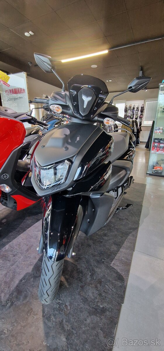 YAMAHA RAYZR Midnight Black 2024 DEMO