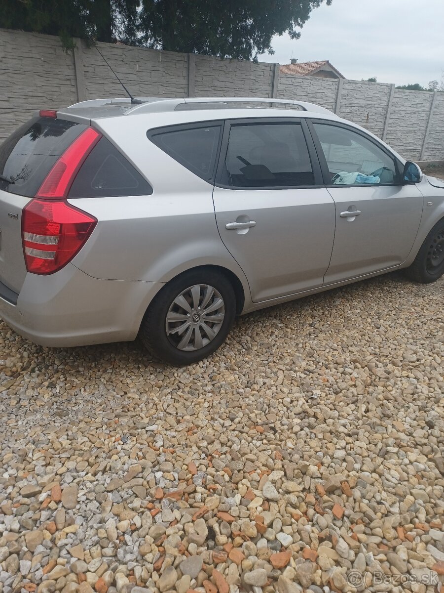 Rozpredám Kia Ceed 2.0Crdi 103kw D4EA