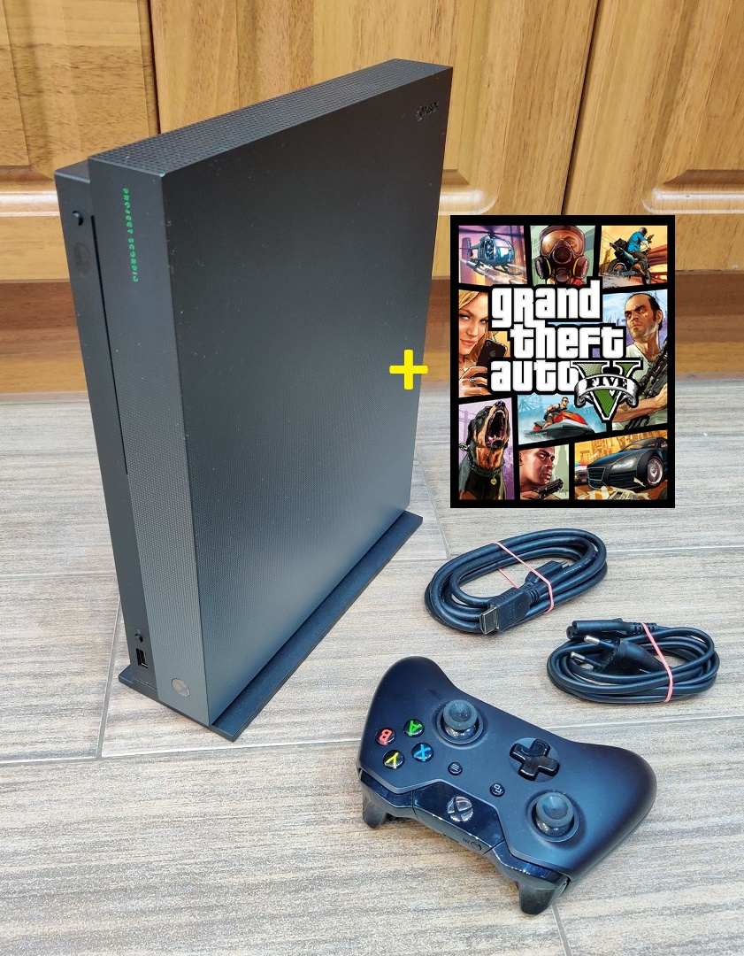 Xbox One X 1TB - Project Scorpio Edition + GTA V