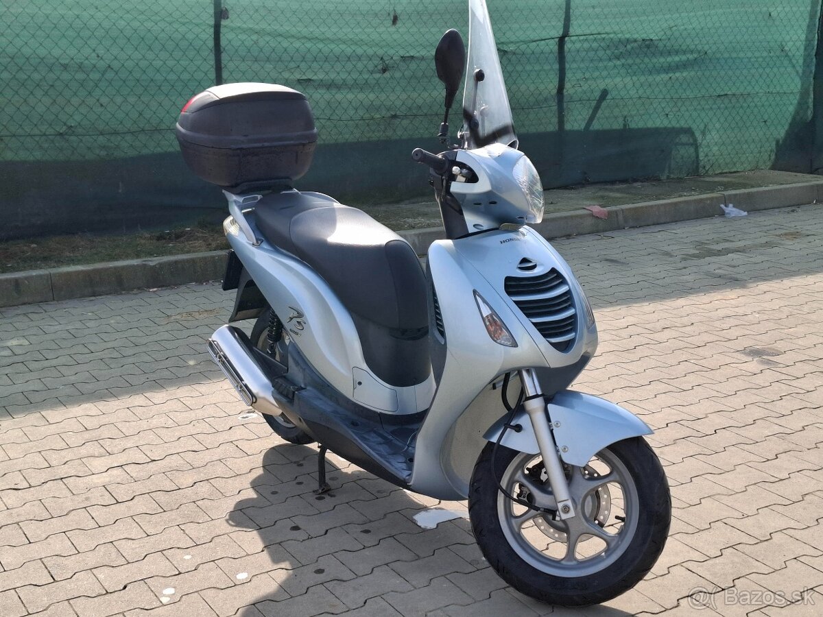 Honda PES 125