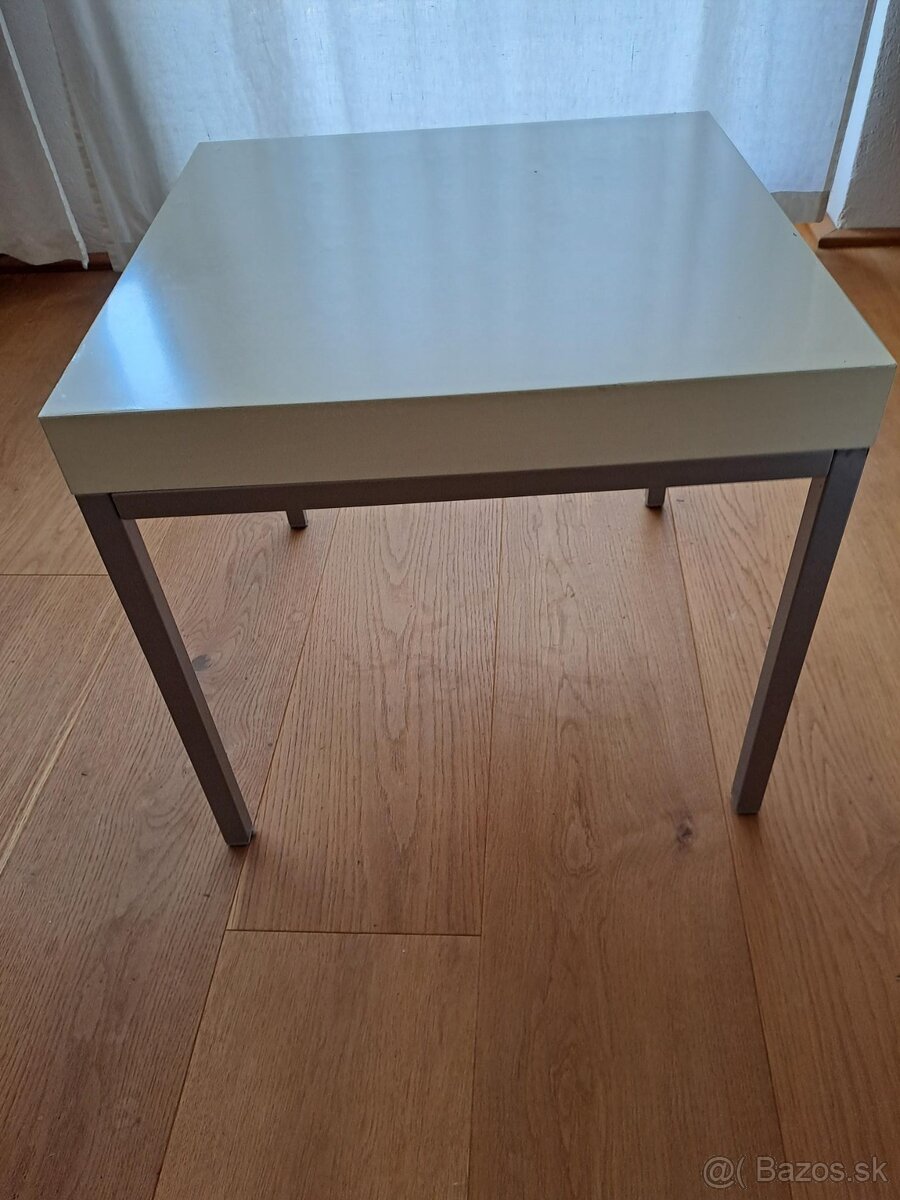 STOLÍKY IKEA KLUBBO