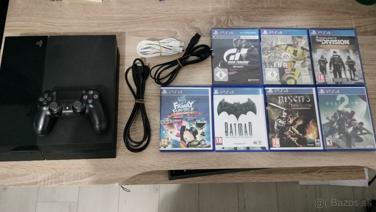 PS4 s 500GB HDD + príslušenstvo a 7 originálnych hier