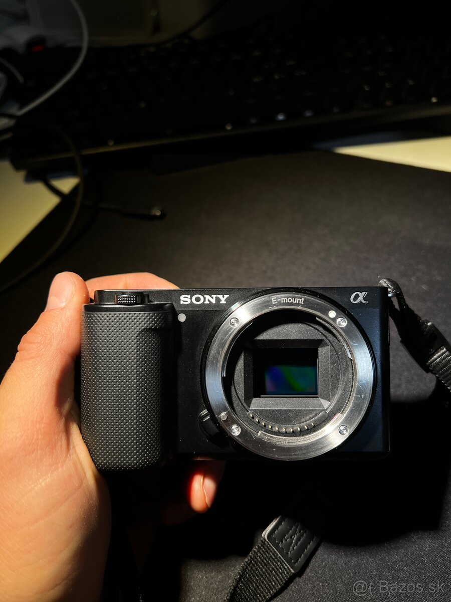 VLOGOVACÍ FOTOAPARÁT SONY ZV E10 TELO