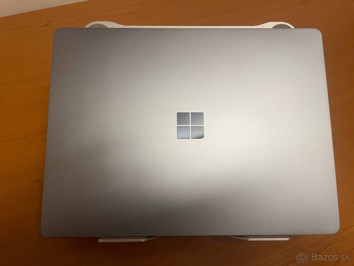 Microsoft Surface Laptop Go i51035G1/8gb/256gb